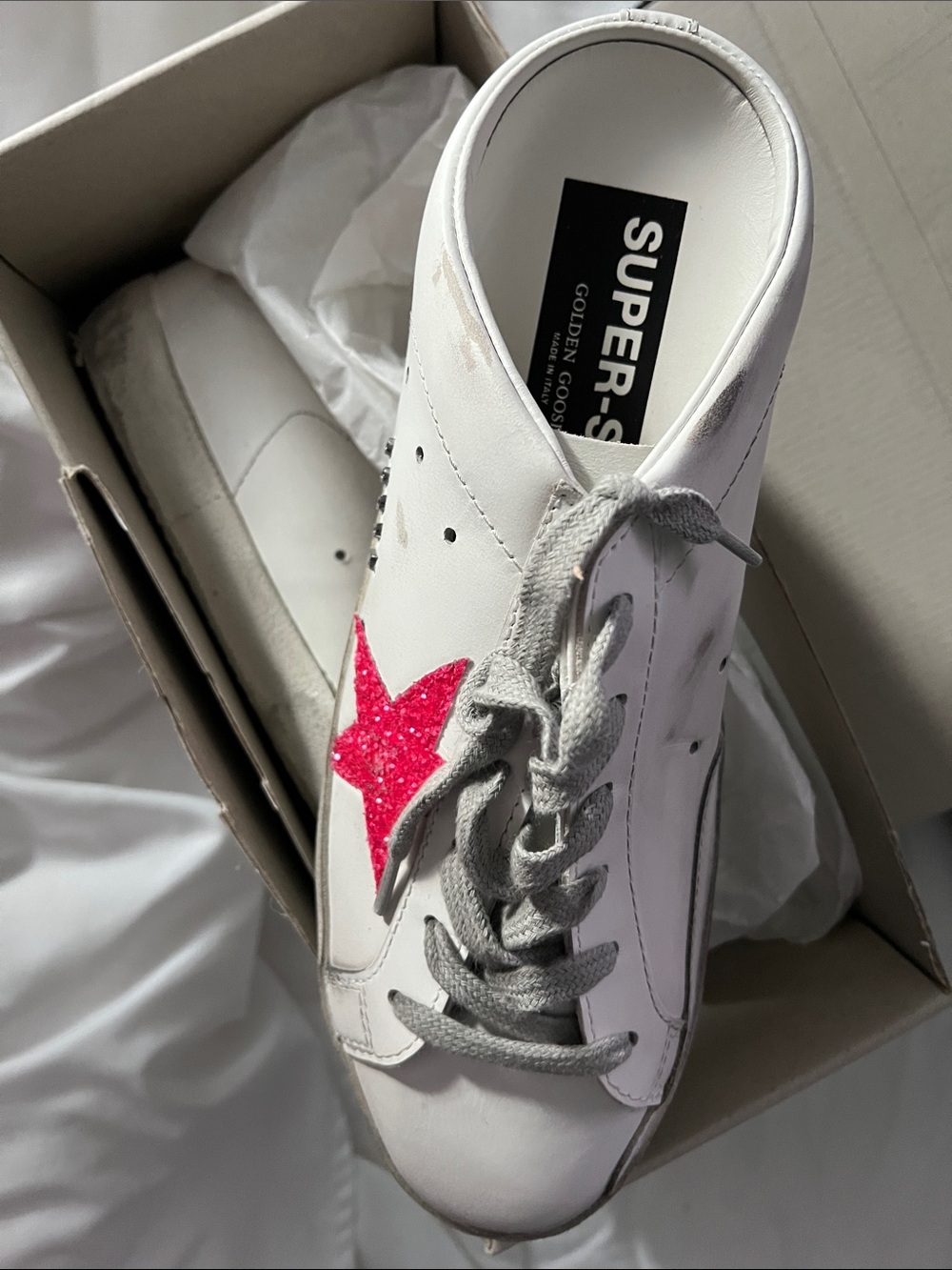 Golden Goose White Leather Low-Top Sneaker with Pink Star - Picture 2 of 4